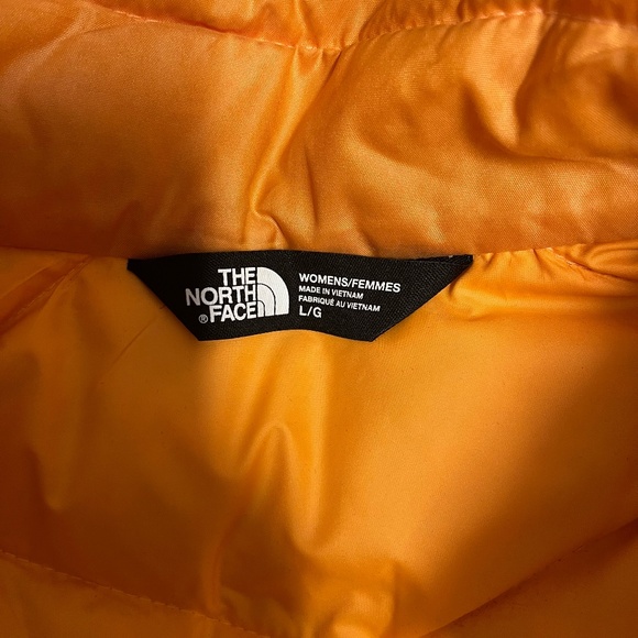 The North Face Women's Orange Sleeveless Puffer Vest - Size L - Picture 11 of 12